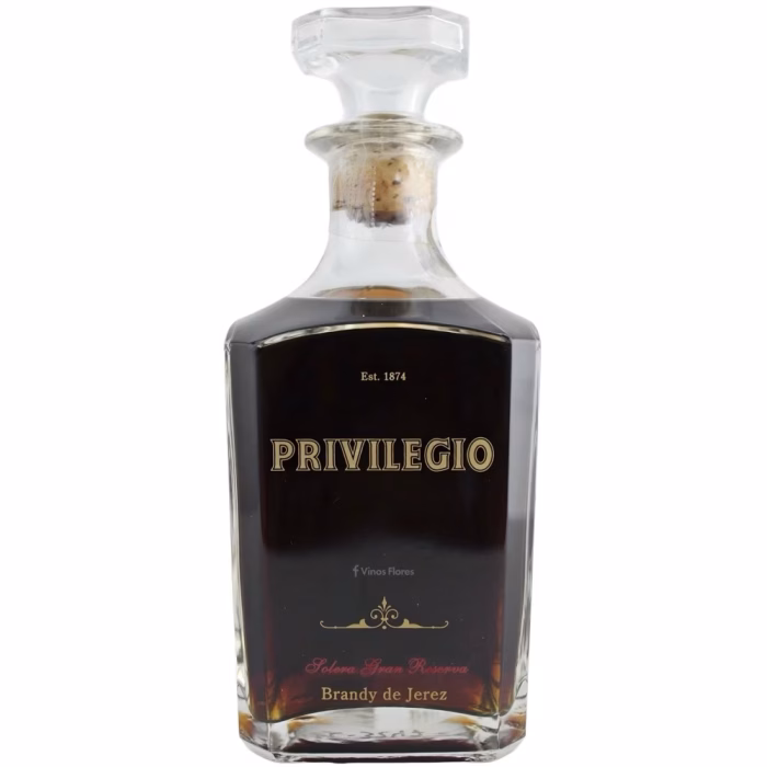 Botella de brandy Privilegio Solera Gran Reserva de la denominación de origen Brandy de Jerez