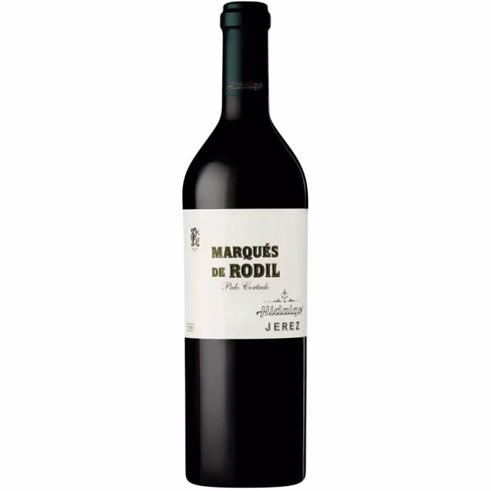 Botella de vino blanco generoso Palo Cortado Marqués de Rodil de la Bodega Emilio Hidalgo de la denominación de origen Jerez-Xérès-Sherry