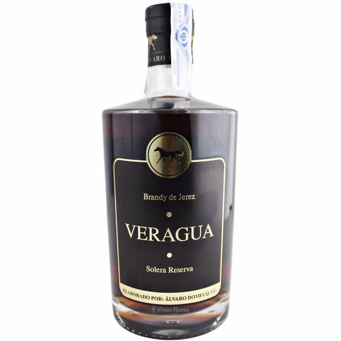 Botella de brandy Veragua Solera Reserva elaborado por Álvaro Domecq denominación de origen Brandy de Jerez